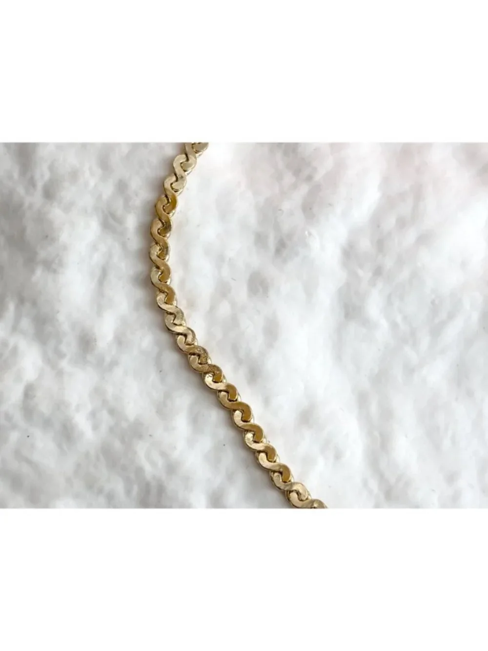 Gold Toned Serpentine Chain Minimalist 80's Vintage Bracelet